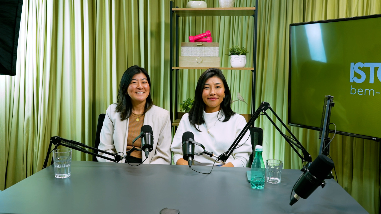 Podcast Bem-Estar #9 – Renata Luri e Juliana Satake falam sobre a idealização da maternidade